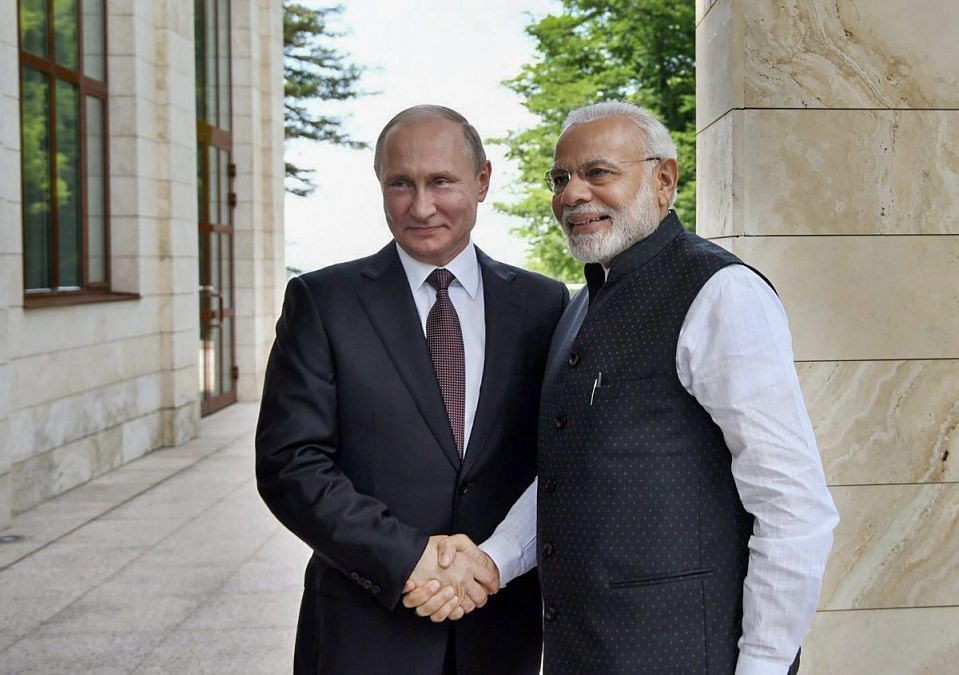 प्रधानमंत्री नरेंद्र मोदी और रूस के राष्ट्रपति ब्लादिमीर पुतिन. फाइल फोटो/पीटीआई