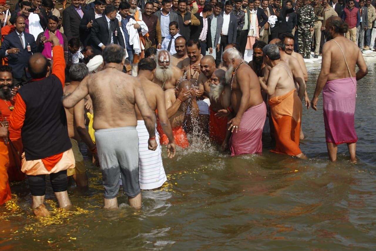 yogi at prayagraj
