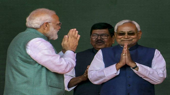 फाइल फोटो: पीएम नरेंद्र मोदी (बायें) और सीएम नीतीश कुमार (दायें)