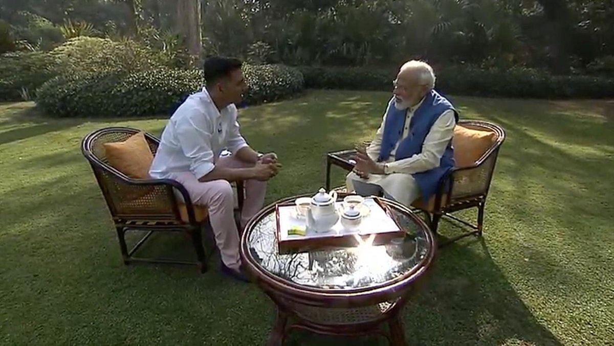 pm with akshay
