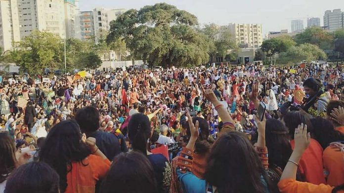 औरत मार्च करांची