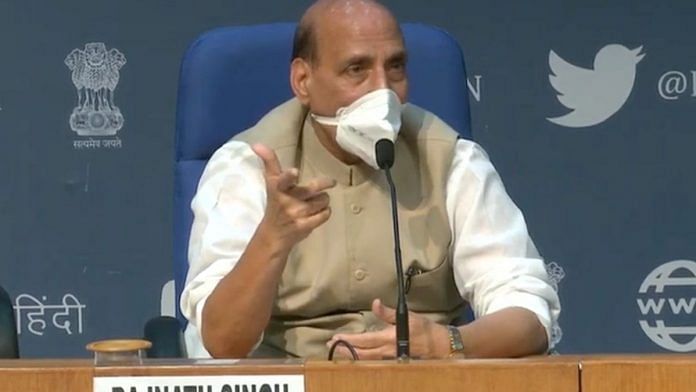 प्रेस कांफ्रेंस को संबोधित करते रक्षा मंत्री राजनाथ सिंह | फोटो: ट्विटर | @BJP4India