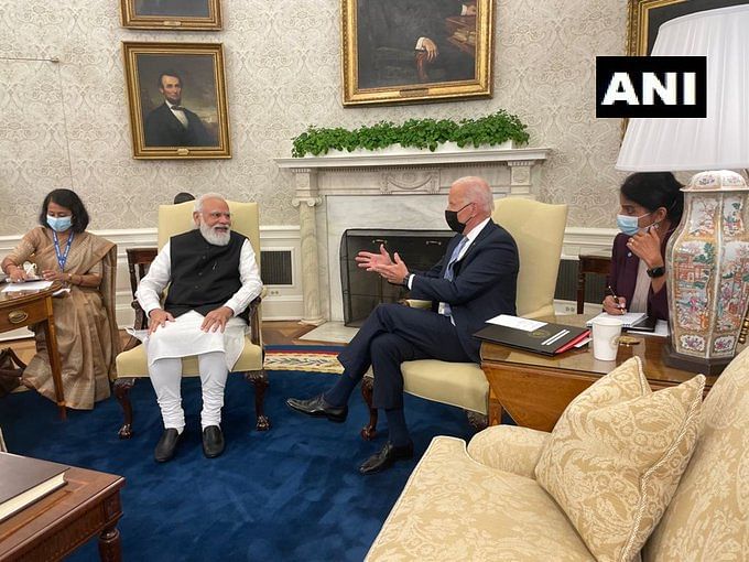 अमेरिकी राष्ट्रपति के साथ अपनी पहली द्विपक्षीय बैठक के दौरान पीएम मोदी | एएनआई