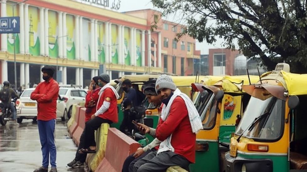 रेलवे 3 हजार KM रूट पर लगाएगा सुरक्षा डिवाइस ‘कवच’; दिल्ली स्टेशन पर शुरू होंगी कई सुविधाएं