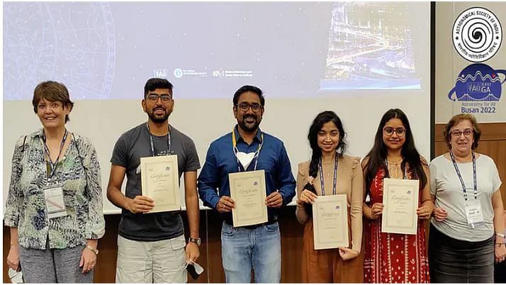 दक्षिण कोरिया में दुनिया की सबसे बड़ी खगोल विज्ञान की बैठक में भारतीय  छात्रों ने जीते 4 पुरस्कार