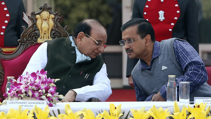 दिल्ली के सीएम अरविंद केजरीवाल और उपराज्यपाल विनय सक्सेना की फाइल फोटो | एएनआई