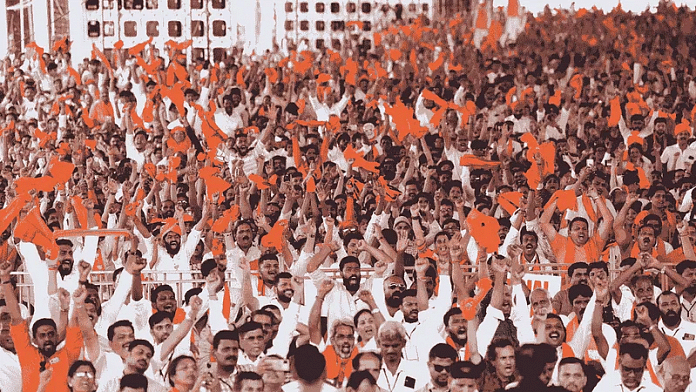 कर्नाटक के उत्तर कन्नड़ जिले के अंकोला में प्रधानमंत्री नरेंद्र मोदी की जनसभा के दौरान भाजपा समर्थक | एएनआई