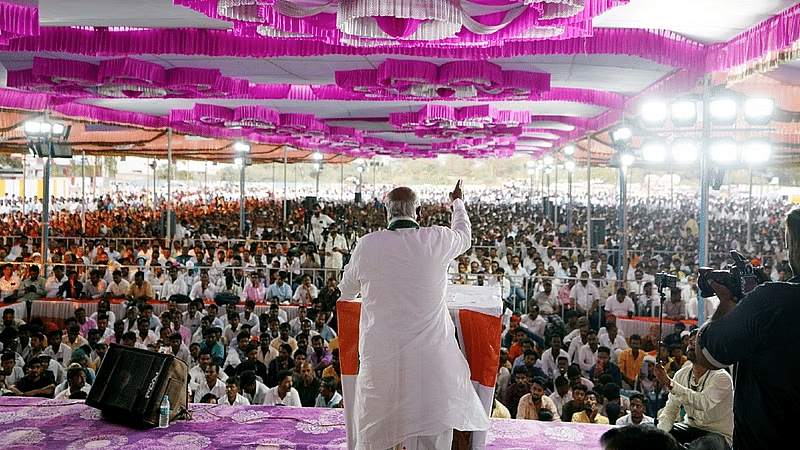 कर्नाटक विधानसभा चुनाव से पहले कांग्रेस अध्यक्ष मल्लिकार्जुन खड़गे ने कलबुर्गी में एक जनसभा को संबोधित किया | फोटोः एएनआई