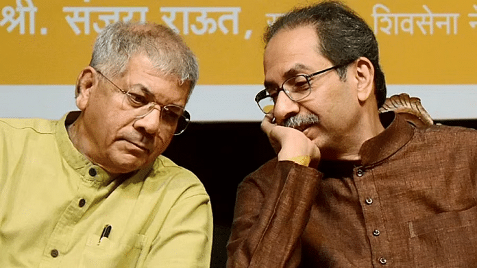 वंचित बहुजन आघाड़ी के नेता प्रकाश आंबेडकर और महाराष्ट्र के पूर्व मुख्यमंत्री उद्धव ठाकरे | एएनआई