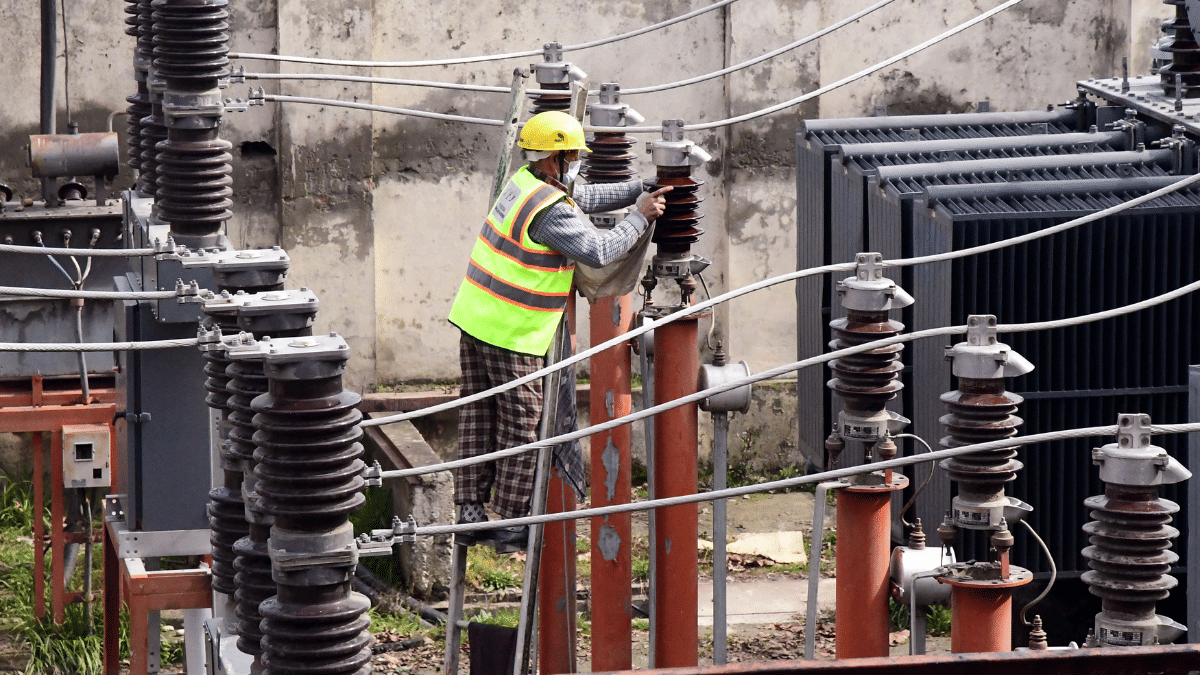 दिल्लीवासियों की हो सकती है जेब ढीली, बिजली दरों में बढ़ोतरी को DERC की ...