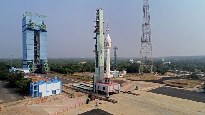 गगनयान मानव अंतरिक्ष उड़ान कार्यक्रम से जुड़े पेलोड के साथ उड़ान भरने वाले परीक्षण यान का शनिवार पूर्वाह्न 10 बजे सफल प्रक्षेपण किया गया | एक्स/ @isro