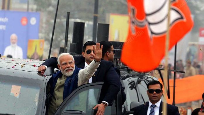 अयोध्या में रोड शो के दौरान प्रधानमंत्री नरेंद्र मोदी | फोटो: प्रवीण जैन/दिप्रिंट