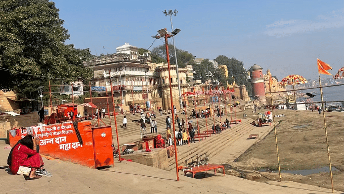 बनारस का एक घाट | फोटो: सान्या ढींगरा/दिप्रिंट