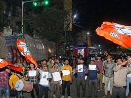 भाजपा कार्यकर्ताओं ने सोमवार को कोलकाता में नागरिकता संशोधन अधिनियम (सीएए) लागू होने का जश्न मनाया | फोटो: एएनआई