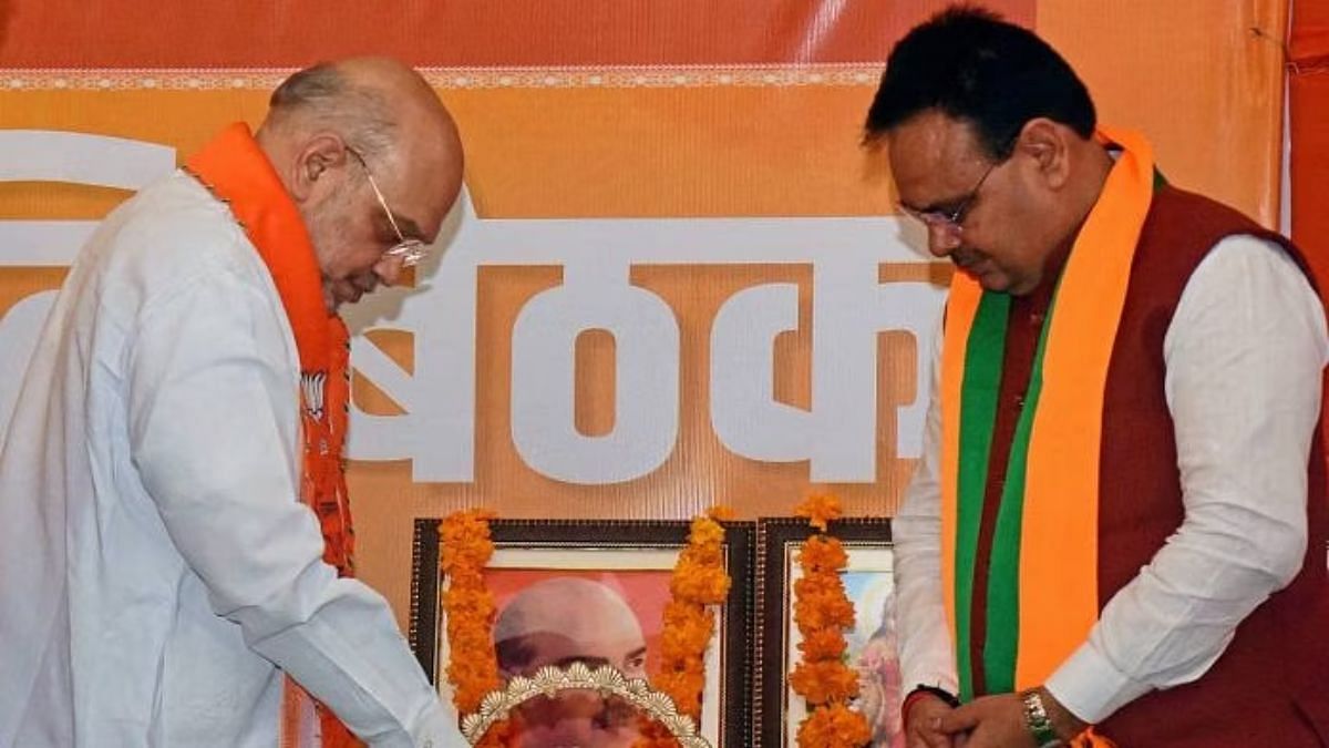 केंद्रीय गृह मंत्री अमित शाह (बाएं) पिछले महीने राजस्थान के मुख्यमंत्री भजनलाल शर्मा के साथ | फोटोः एएनआई