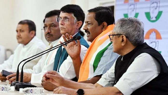 मंगलवार को नई दिल्ली में कांग्रेस में शामिल होने के बाद अजय निषाद ने मीडिया को संबोधित किया | फोटोः एएनआई