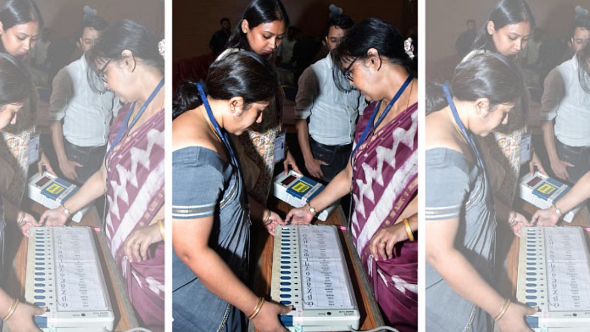 गुवाहाटी में लोकसभा चुनाव से पहले प्रशिक्षण कार्यक्रम के दौरान इलेक्ट्रॉनिक वोटिंग मशीन (ईवीएम) का उपयोग करने का तरीका सीखातीं एक अधिकारी | एएनआई