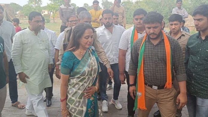 मथुरा से मौजूदा सांसद हेमा मालिनी इस सीट से तीसरी बार चुनाव लड़ रही हैं | फोटो: कृष्ण मुरारी/दिप्रिंट