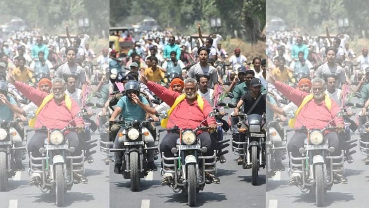 पप्पू यादव और उनके समर्थक बाइक पर सवार | फोटो : स्पेशल अरेंजमेंट