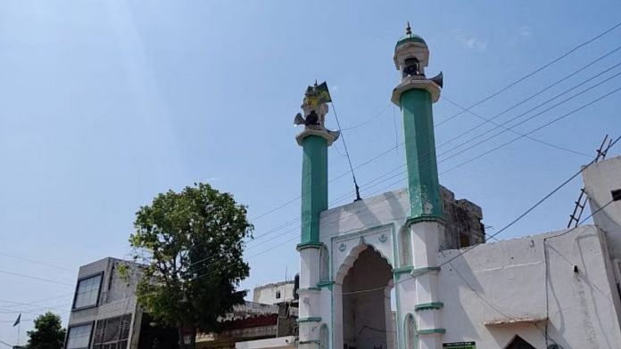 अजमेर के डोराई गांव में स्थित मोहम्मदी मस्जिद, जहां 27 अप्रैल को मौलाना मोहम्मद माहिर की हत्या कर दी गई | फोटो: दानिशमंद खान/दिप्रिंट