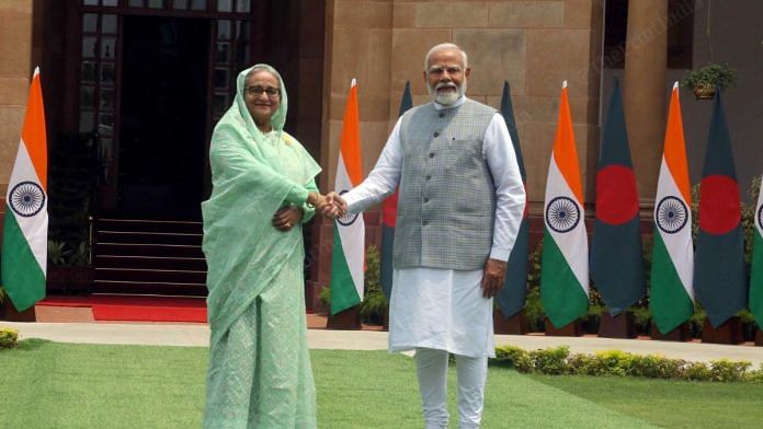 प्रधानमंत्री नरेंद्र मोदी ने बांग्लादेश की प्रधानमंत्री शेख हसीना के साथ शनिवार को व्यापार और संपर्क सहित विविध क्षेत्रों में सहयोग को और बढ़ाने के लिए व्यापक बातचीत की | फोटो : प्रवीण जैन/दिप्रिंट