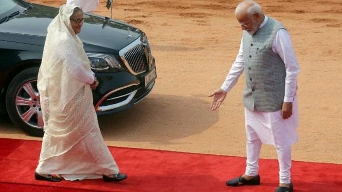 बांग्लादेश की प्रधानमंत्री शेख हसीना और भारत के प्रधानमंत्री नरेंद्र मोदी की फाइल फोटो | प्रवीण जैन/दिप्रिंट