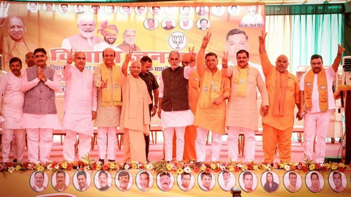 बिट्टू बजरंगी ने शनिवार को यूपी के सीएम योगी आदित्यनाथ, केंद्रीय मंत्री कृष्ण पाल गुर्जर और भाजपा उम्मीदवारों के साथ मंच साझा किया | फोटो: फेसबुक/@Satish Kumar Phagna