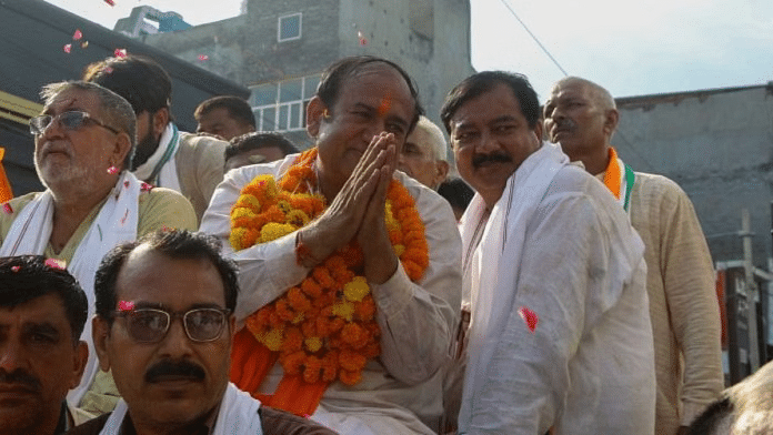 सोनीपत में एक रैली के दौरान कांग्रेस विधायक सुरेन्द्र पंवार | फोटो: सूरज सिंह बिष्ट/दिप्रिंट