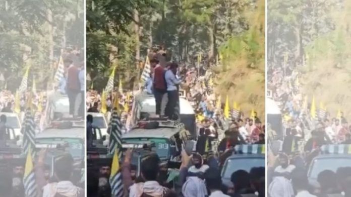 झेलम घाटी से मुजफ्फराबाद की ओर मार्च करते प्रदर्शनकारी | एक्स/@major_pawan